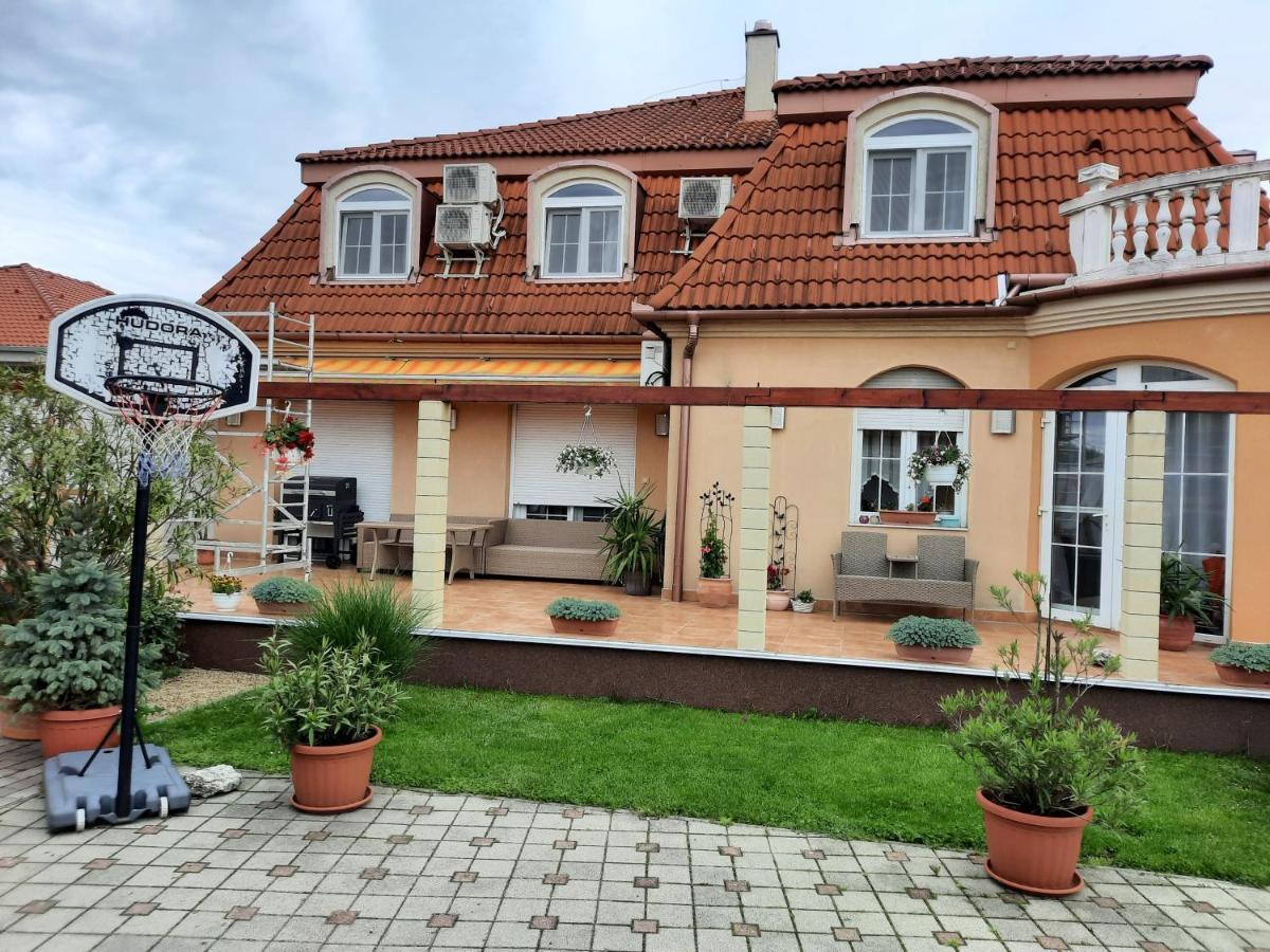 Ambrozia Guesthouse Nagykanizsa Exterior photo