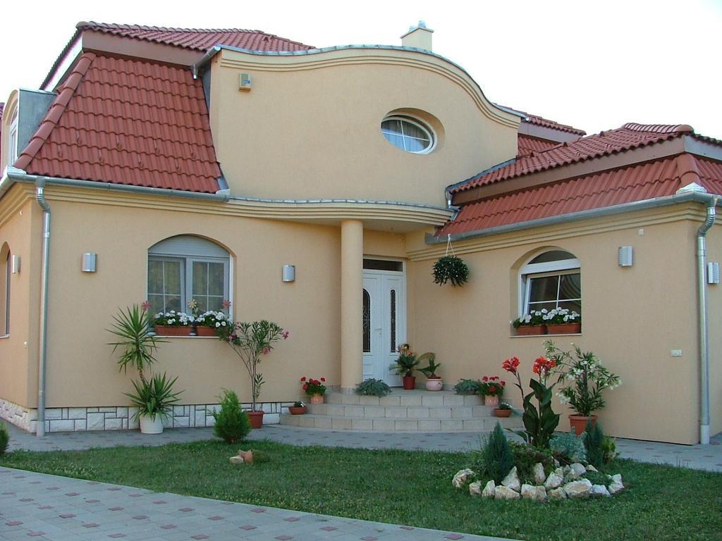 Ambrozia Guesthouse Nagykanizsa Exterior photo